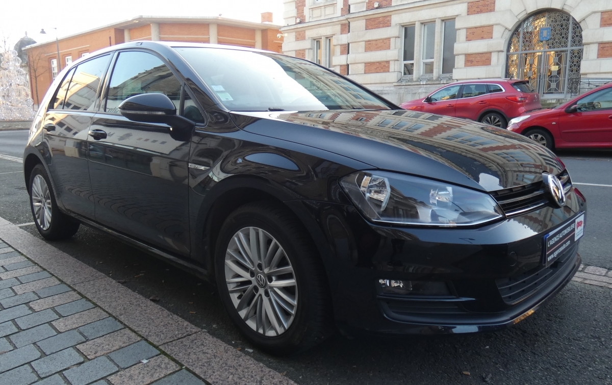 Volkswagen Golf — 2